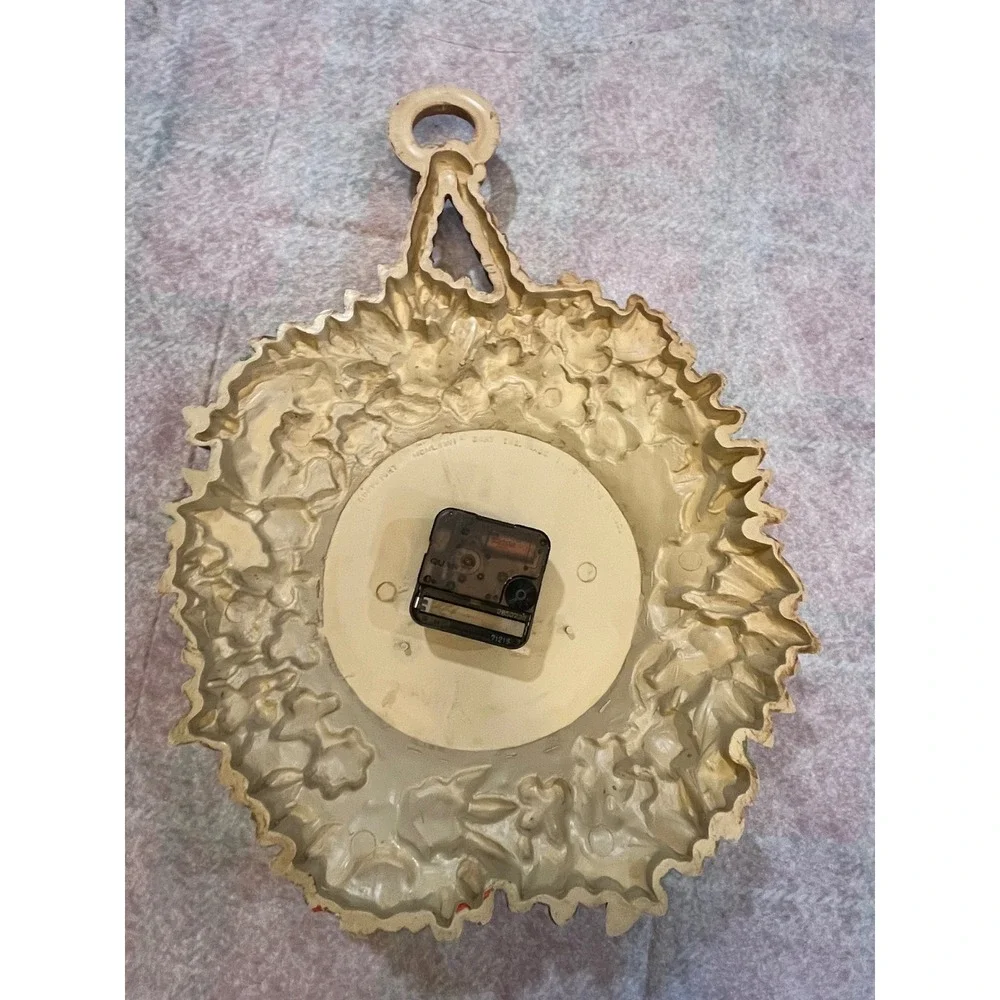 Syroco Wall Clock Floral Vintage Hanging basket Decor Made in USA 1970s 16